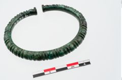 Foto von Bronzeperlarmreif (NHMW-PRAE-024324)